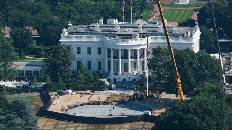 Trump building granite helipad on White House South Lawn