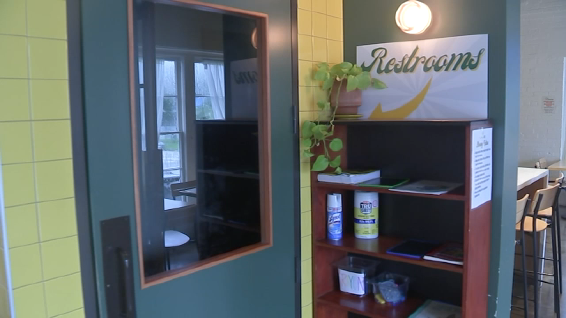 Man arrested for recording people in bathroom at cafe in Heights, court records show