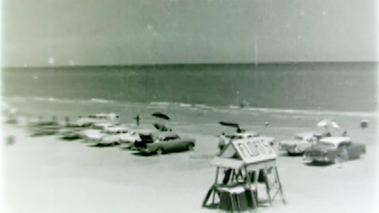 Galveston charges $1 for beach access in 1962