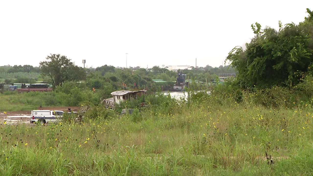 Houston police investigate report of body in Greens Bayou